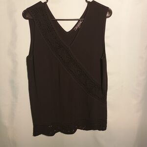 "Women's Black Sleeveless V-Neck Blouse – Lace Trim Tank Top